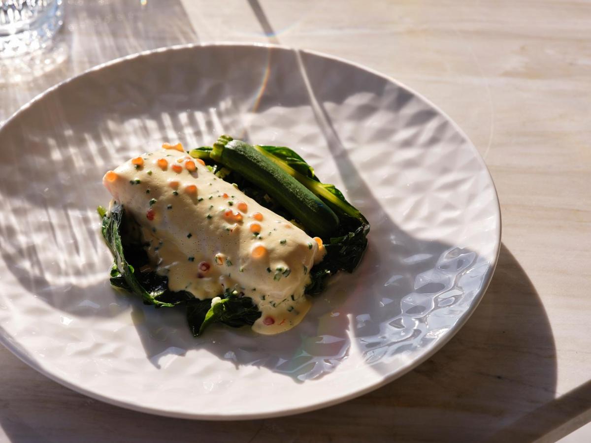 Anthology of Athens, The Leading Hotels of the World