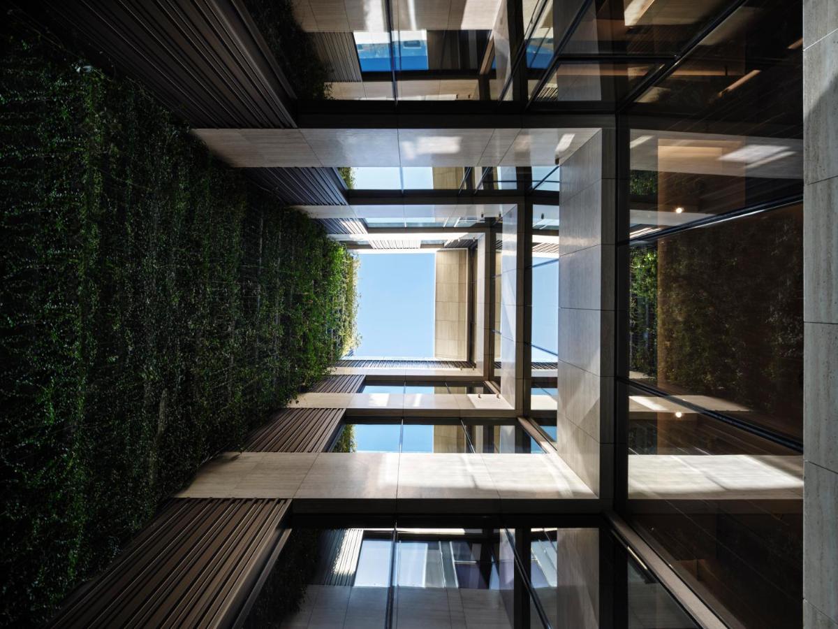 Anthology of Athens, The Leading Hotels of the World