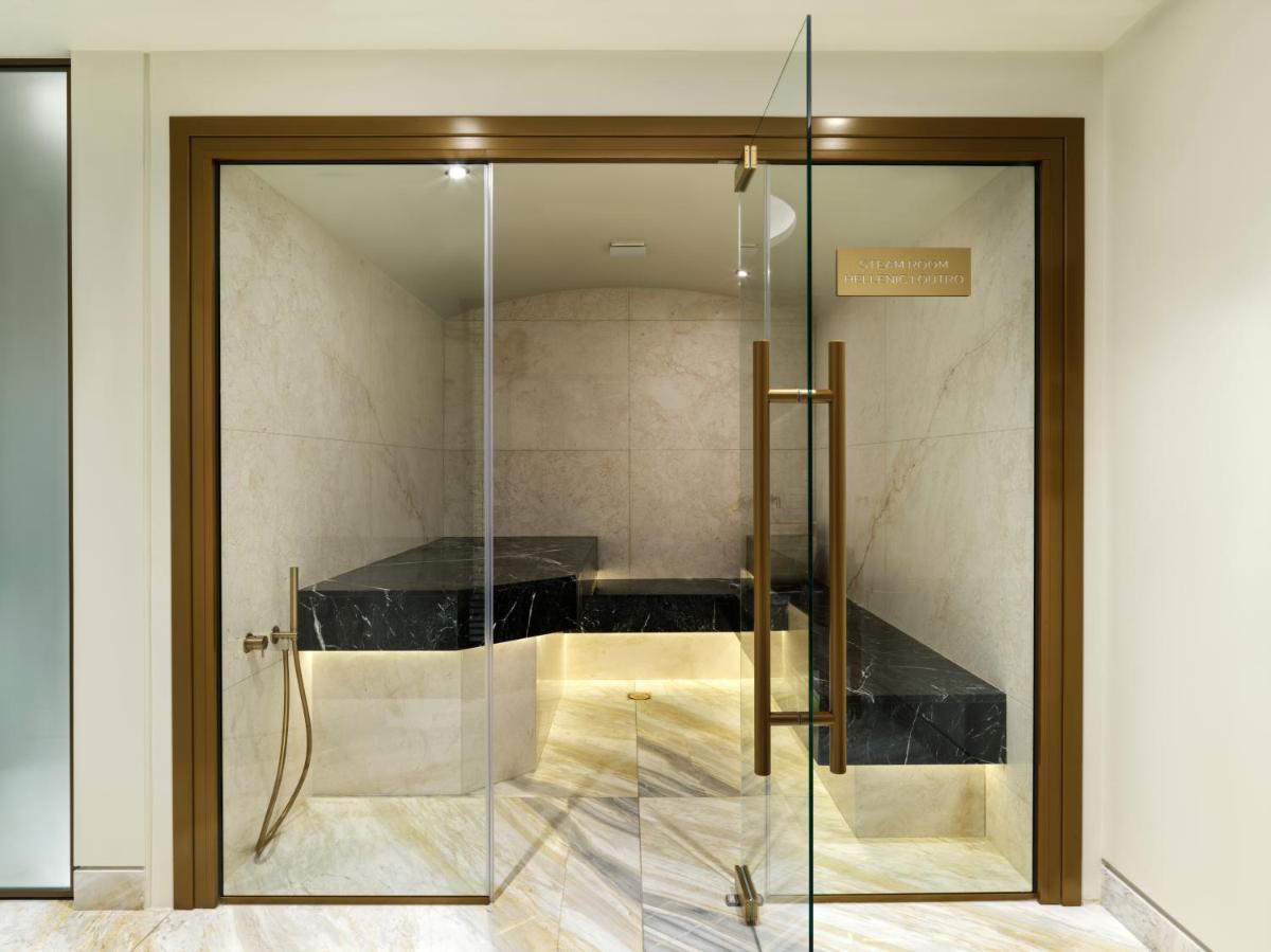 Anthology of Athens, The Leading Hotels of the World