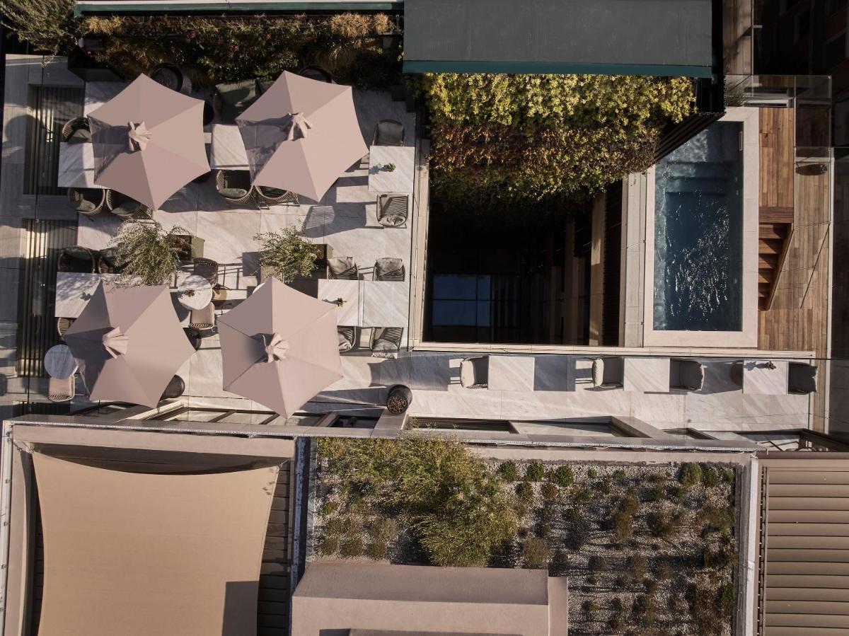 Anthology of Athens, The Leading Hotels of the World