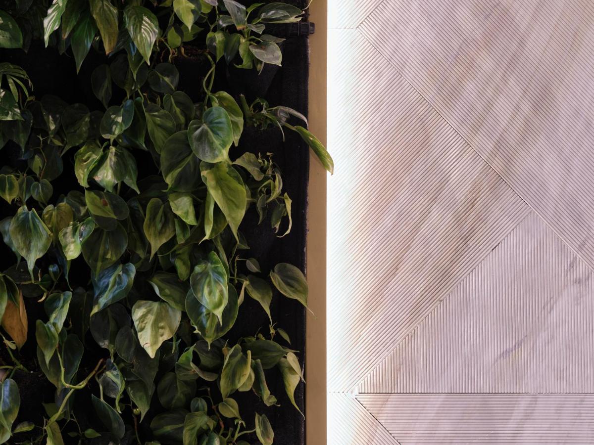 Anthology of Athens, The Leading Hotels of the World