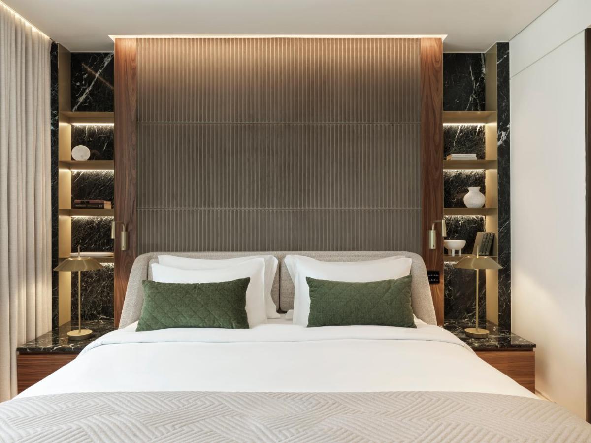 Anthology of Athens, The Leading Hotels of the World