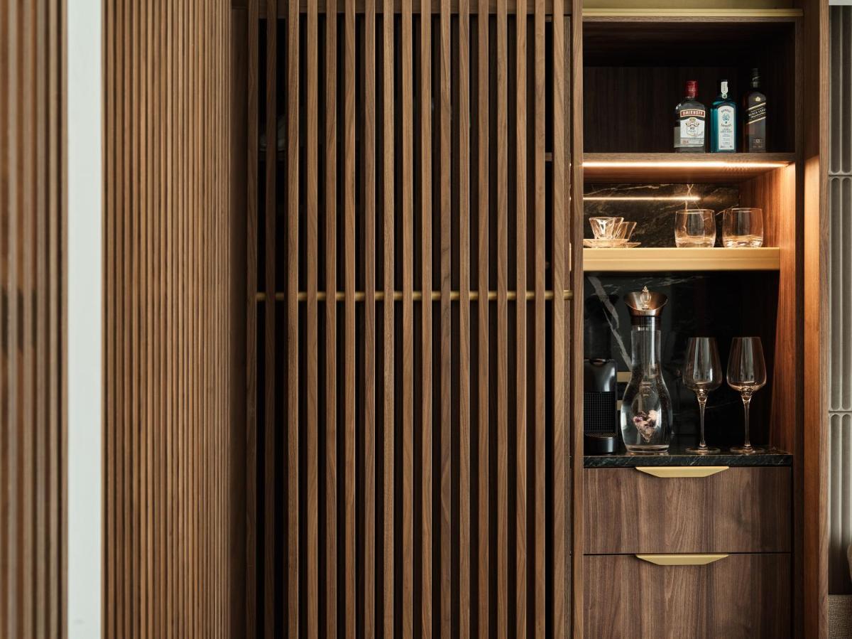 Anthology of Athens, The Leading Hotels of the World