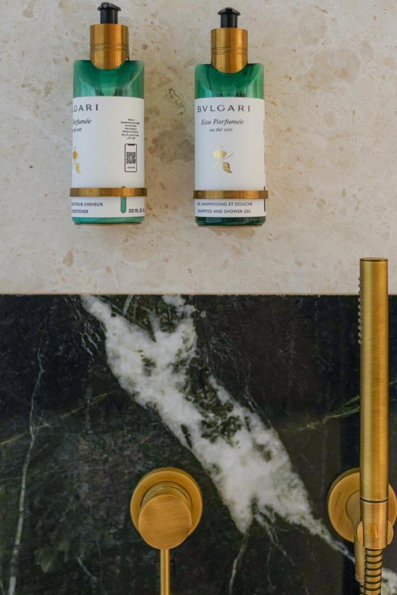 Anthology of Athens, The Leading Hotels of the World