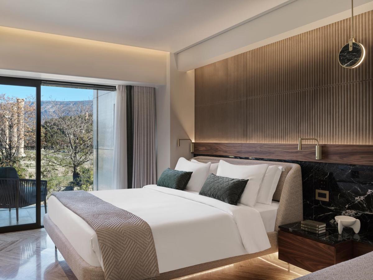Anthology of Athens, The Leading Hotels of the World