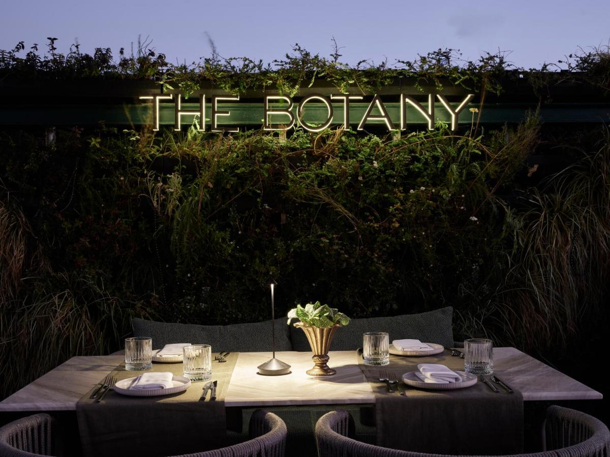 Anthology of Athens, The Leading Hotels of the World