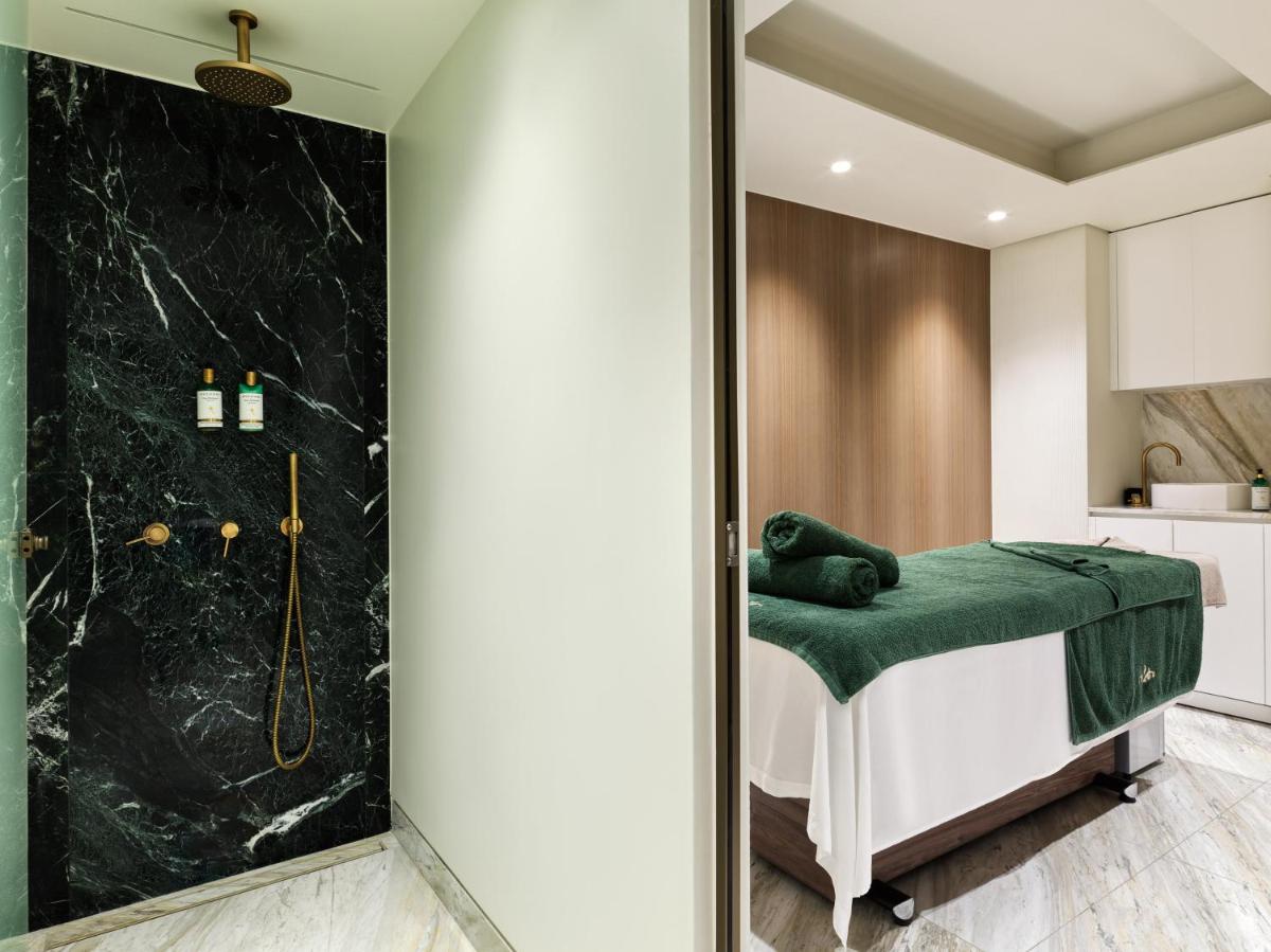 Anthology of Athens, The Leading Hotels of the World