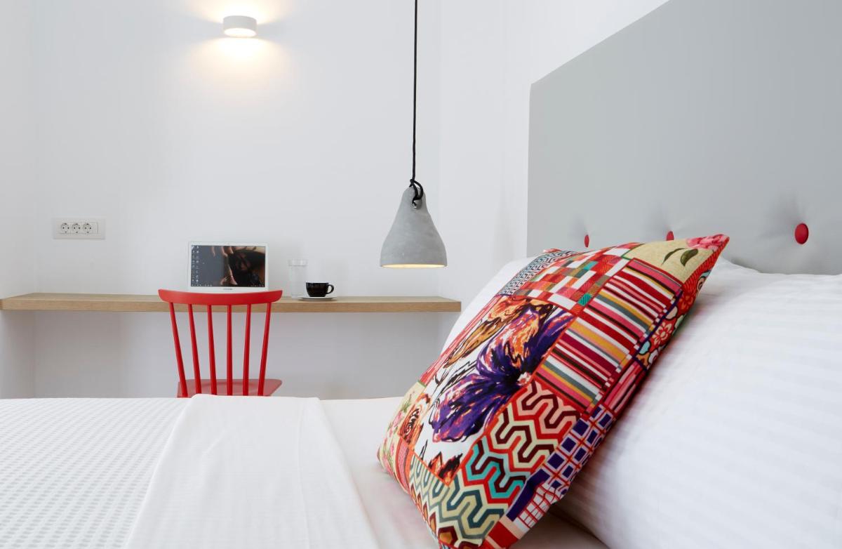 Aperanto Suites