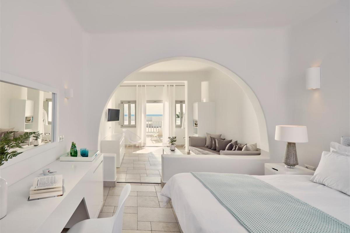 Aqua Blue Beach Hotel