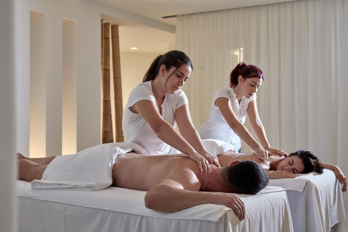 Aqua Blue Beach Hotel