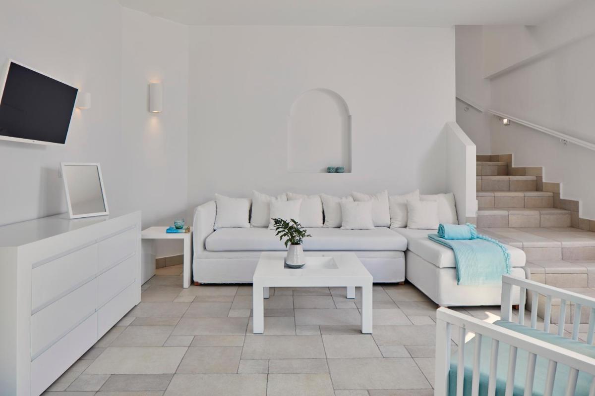 Aqua Blue Beach Hotel