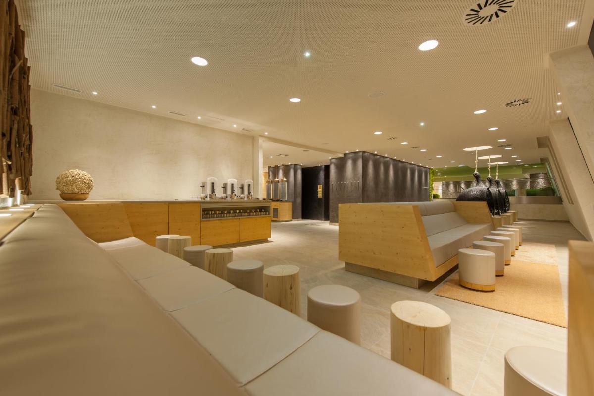 Aqua Dome 4 Sterne Superior Hotel & Tirol Therme Längenfeld