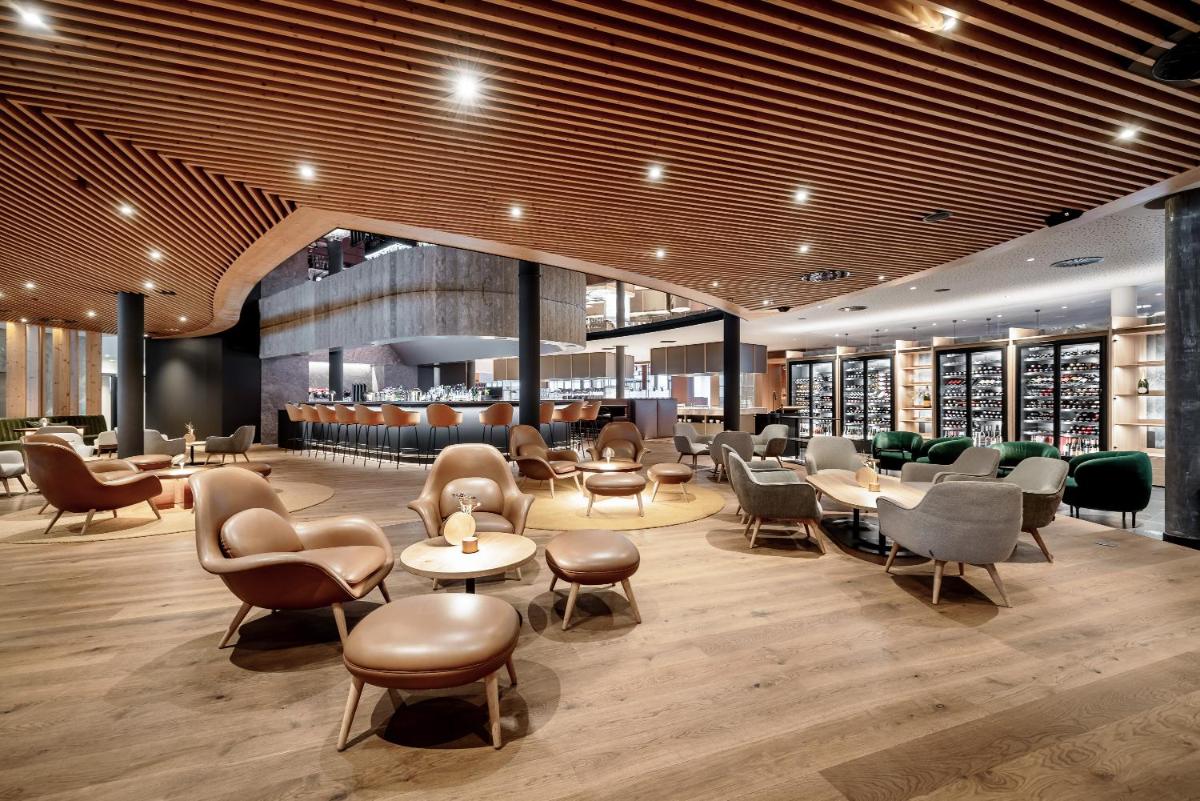 Aqua Dome 4 Sterne Superior Hotel & Tirol Therme Längenfeld