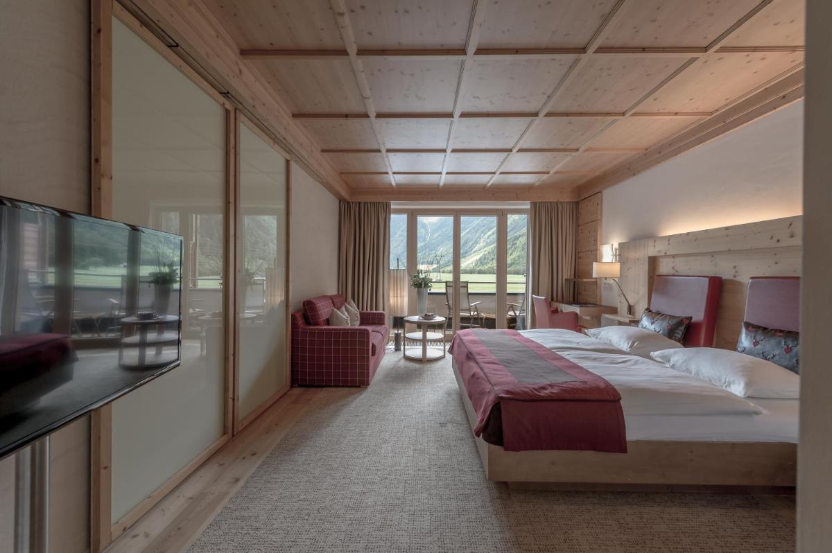 Aqua Dome 4 Sterne Superior Hotel & Tirol Therme Längenfeld