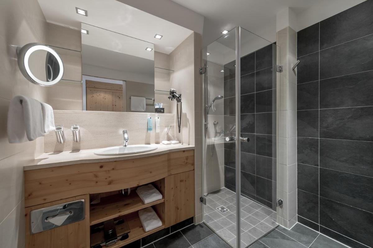 Aqua Dome 4 Sterne Superior Hotel & Tirol Therme Längenfeld