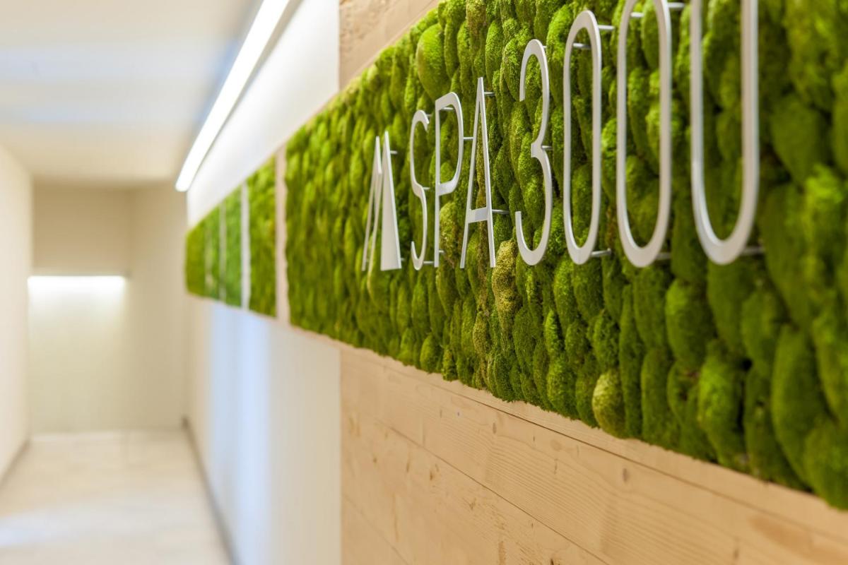 Aqua Dome 4 Sterne Superior Hotel & Tirol Therme Längenfeld