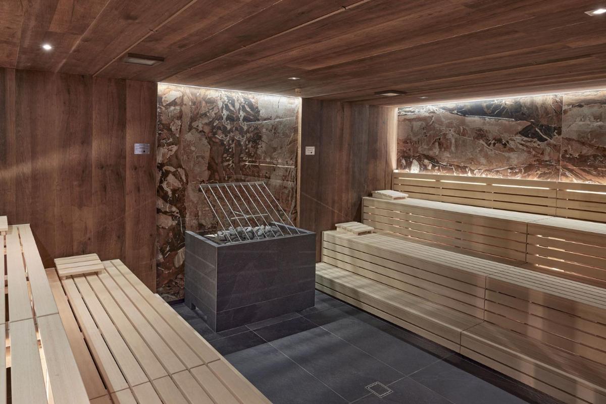 Aqua Dome 4 Sterne Superior Hotel & Tirol Therme Längenfeld