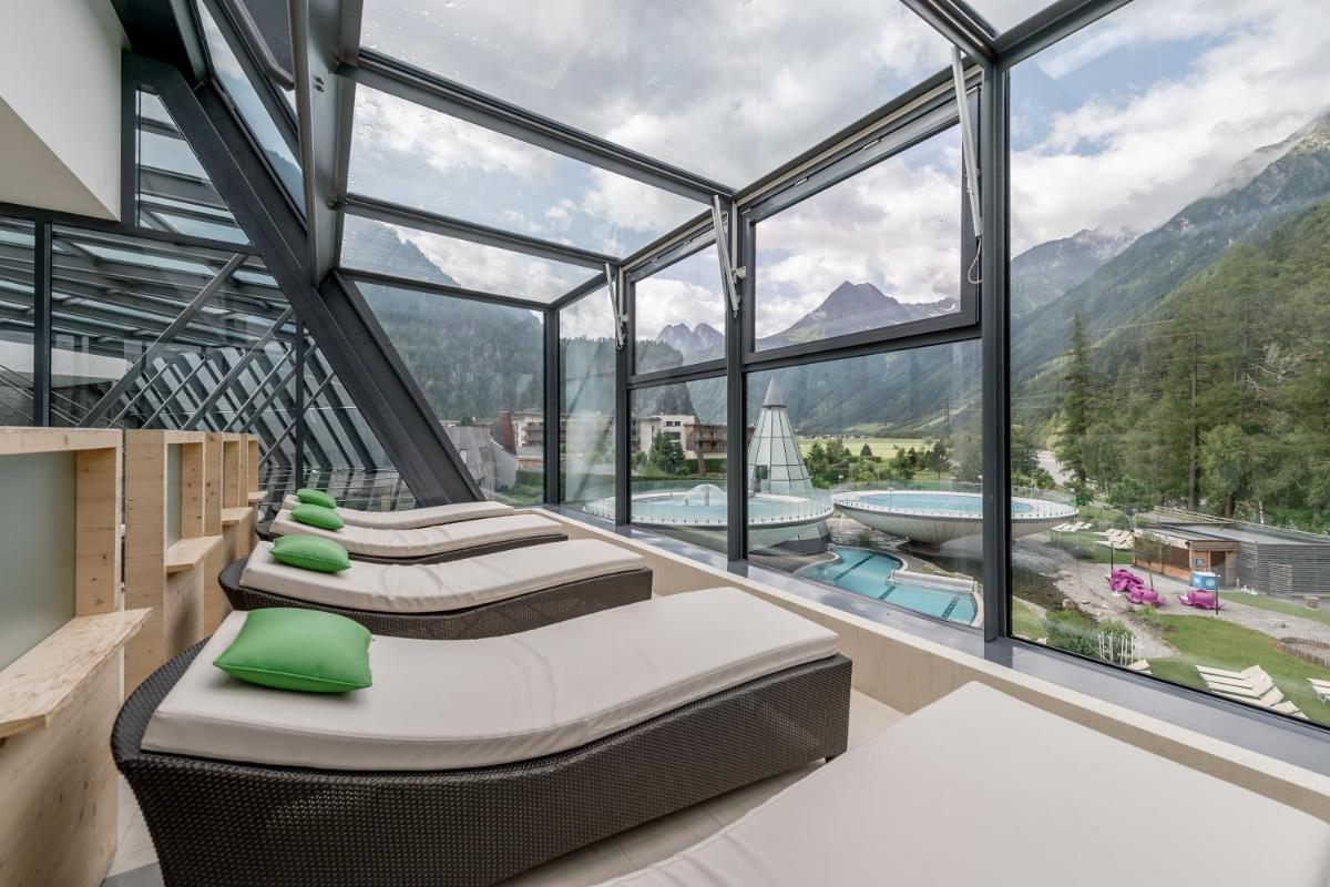 Aqua Dome 4 Sterne Superior Hotel & Tirol Therme Längenfeld