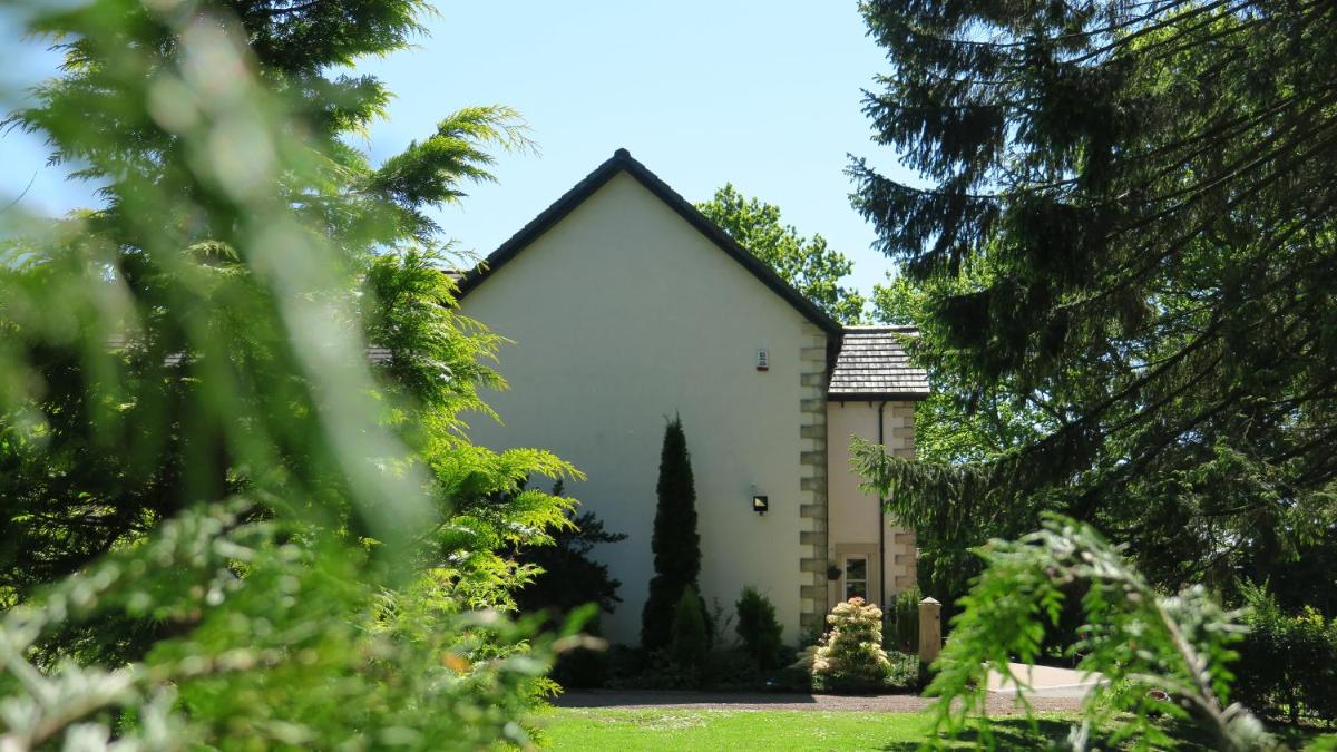 Arden Country House