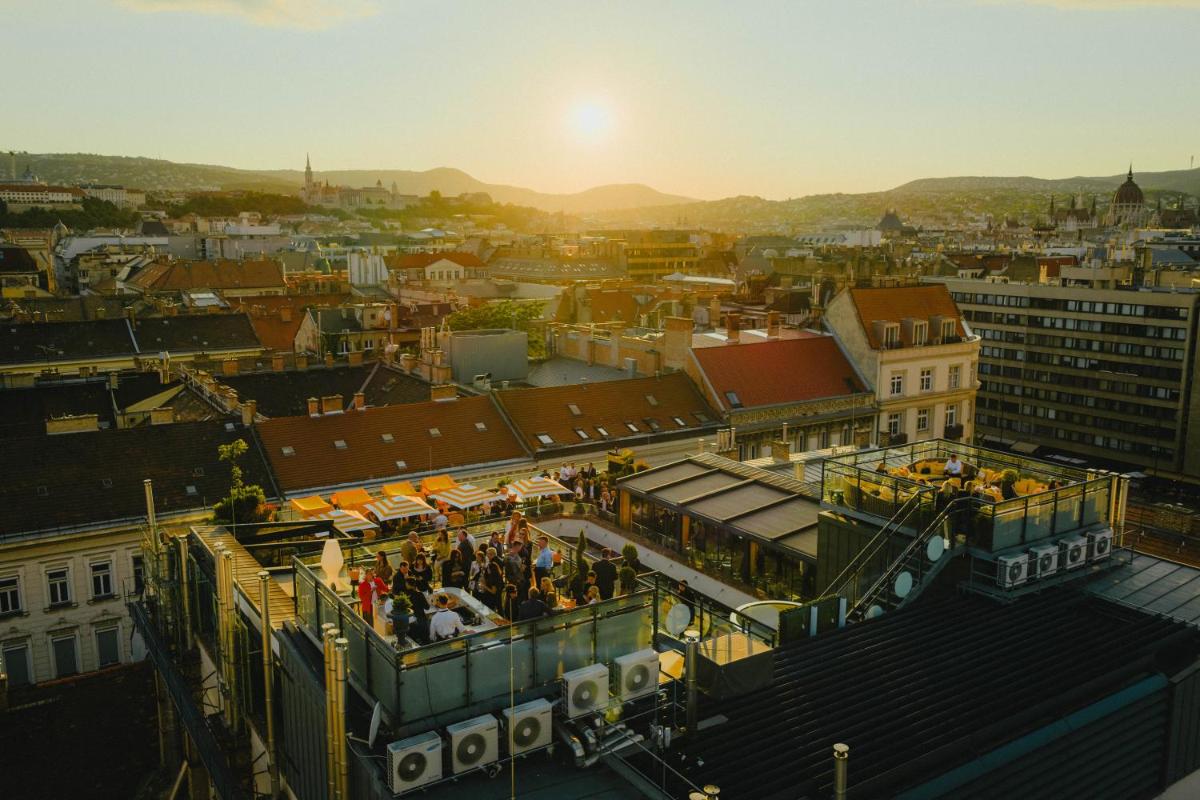 Aria Hotel Budapest by Library Hotel Collection