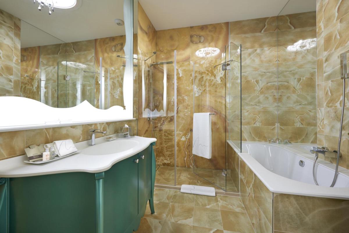 Aria Hotel Budapest by Library Hotel Collection