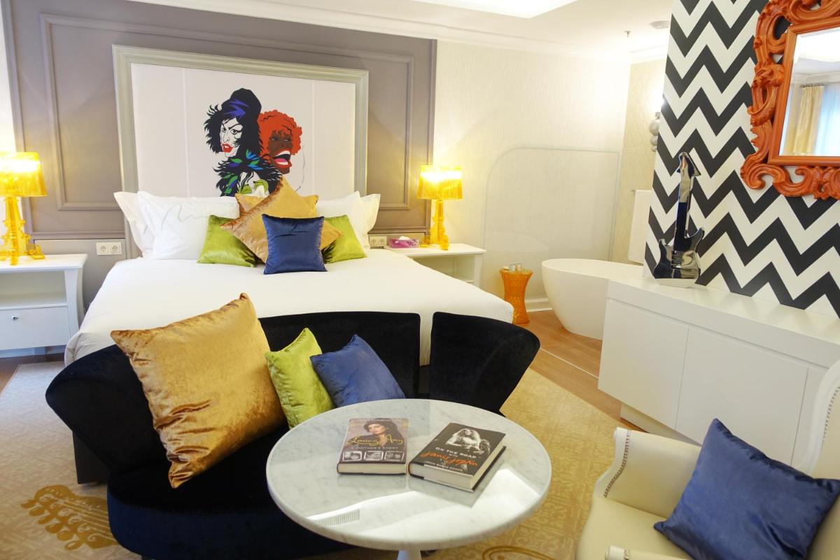 Aria Hotel Budapest by Library Hotel Collection