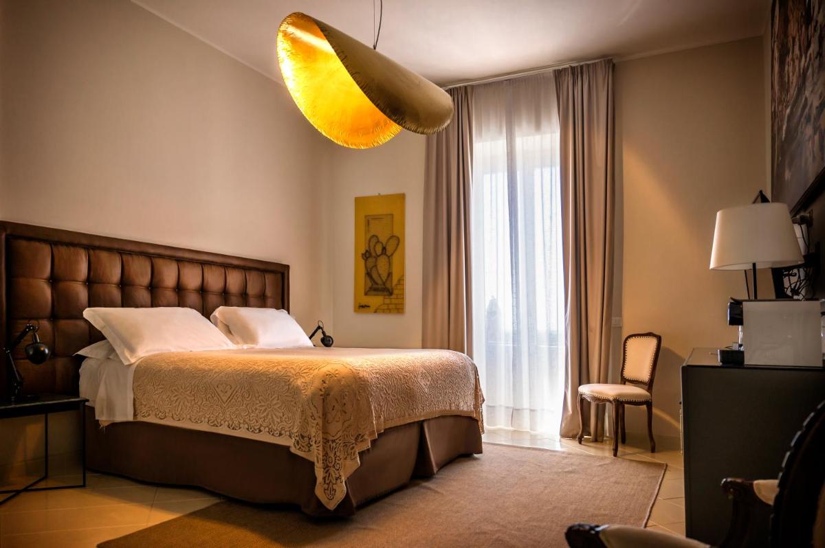 Aria Rooms and Terrace
