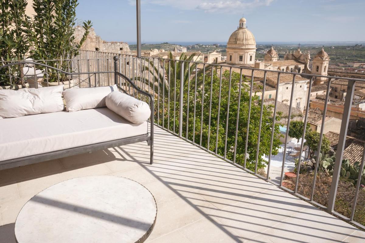 Aria Rooms and Terrace