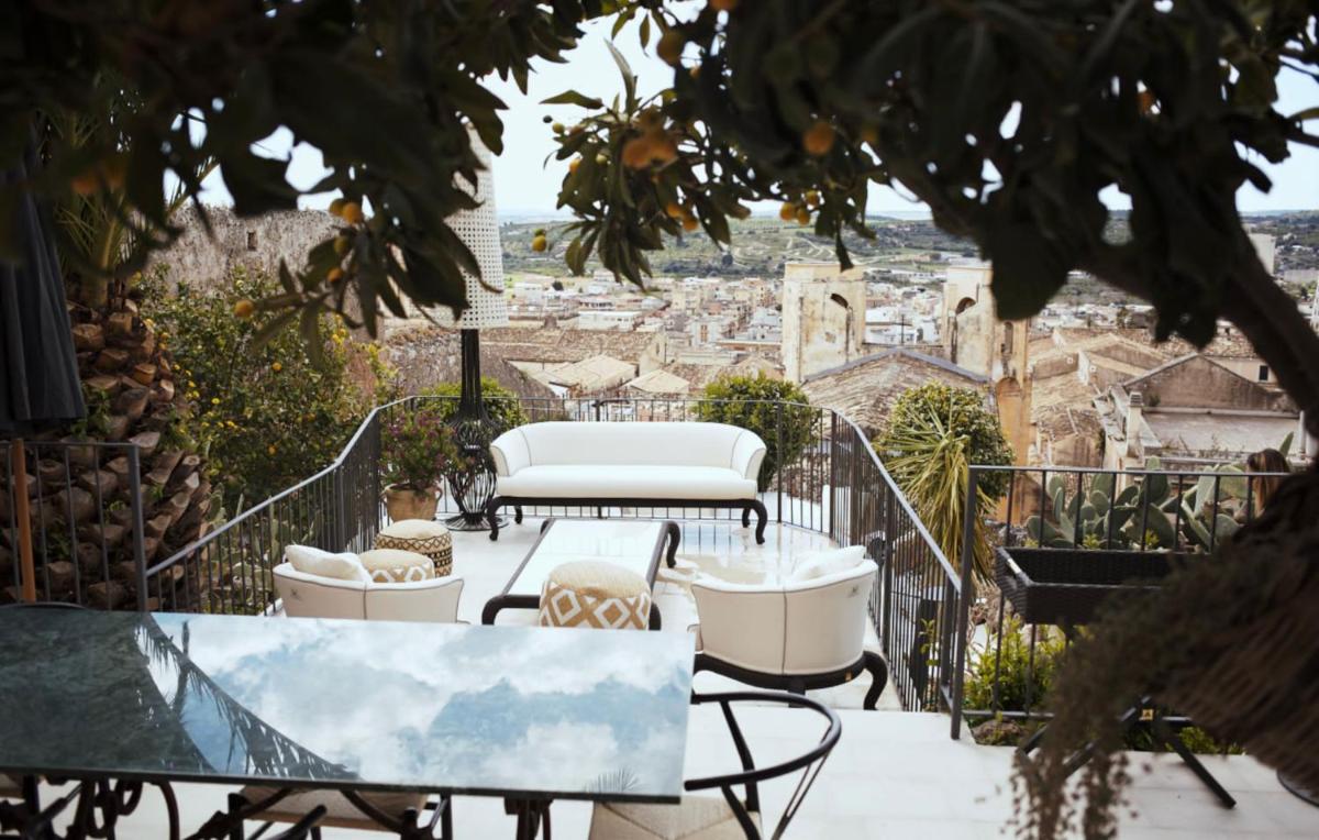 Aria Rooms and Terrace