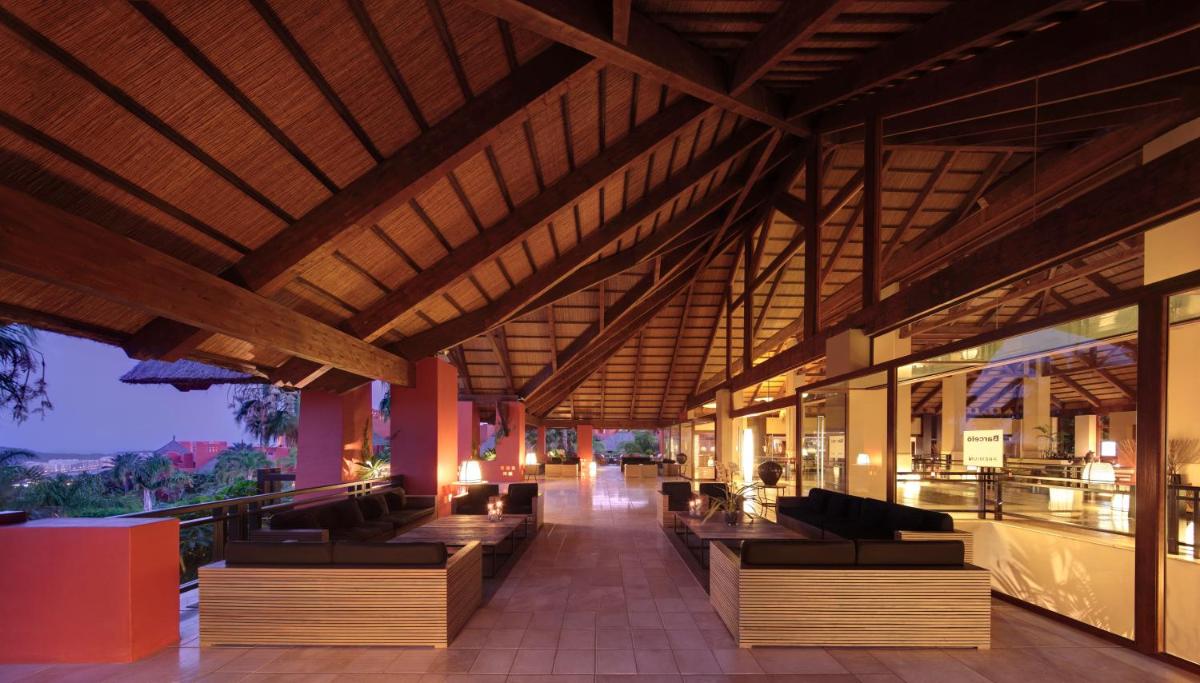 Asia Gardens Hotel & Thai Spa, a Royal Hideaway Hotel