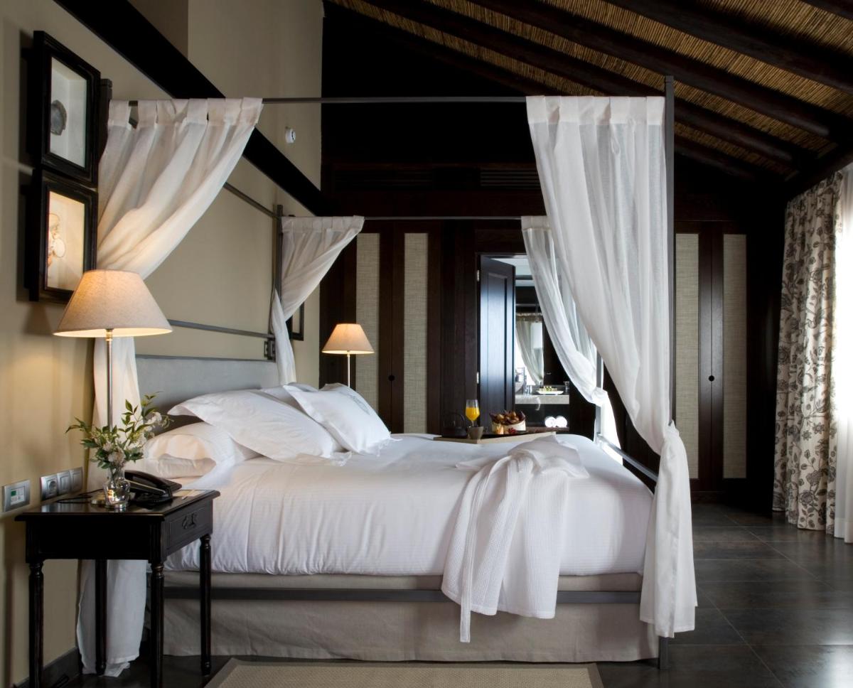 Asia Gardens Hotel & Thai Spa, a Royal Hideaway Hotel