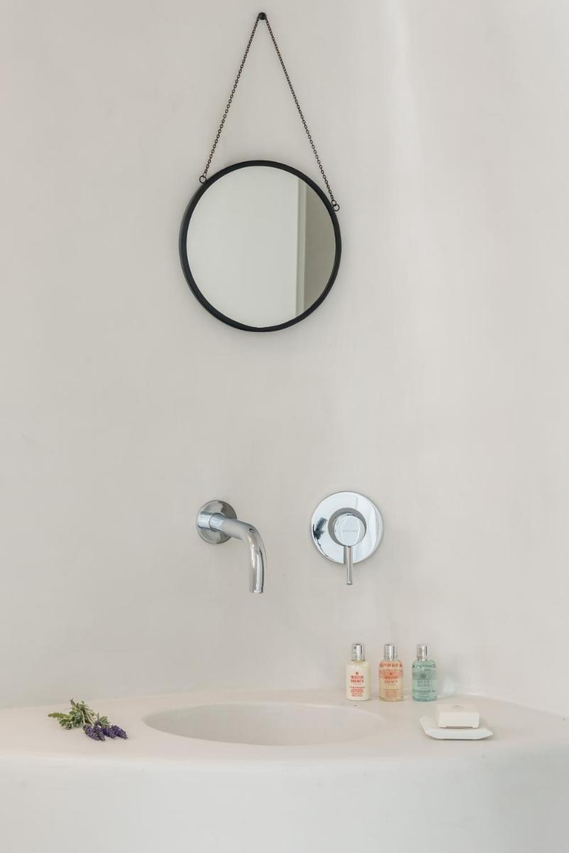 Aspaki by Art Maisons