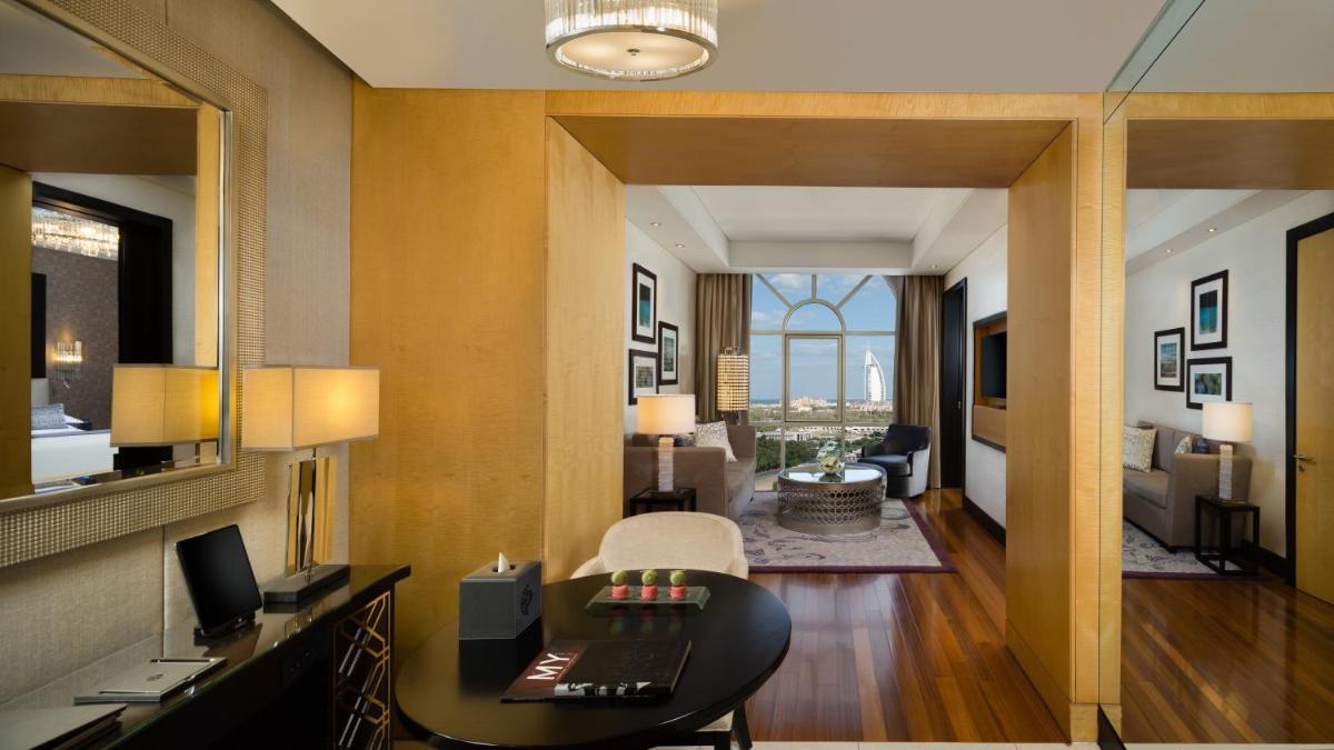 Aspen Chalets by Kempinski Hotel Mall of The Emirates
