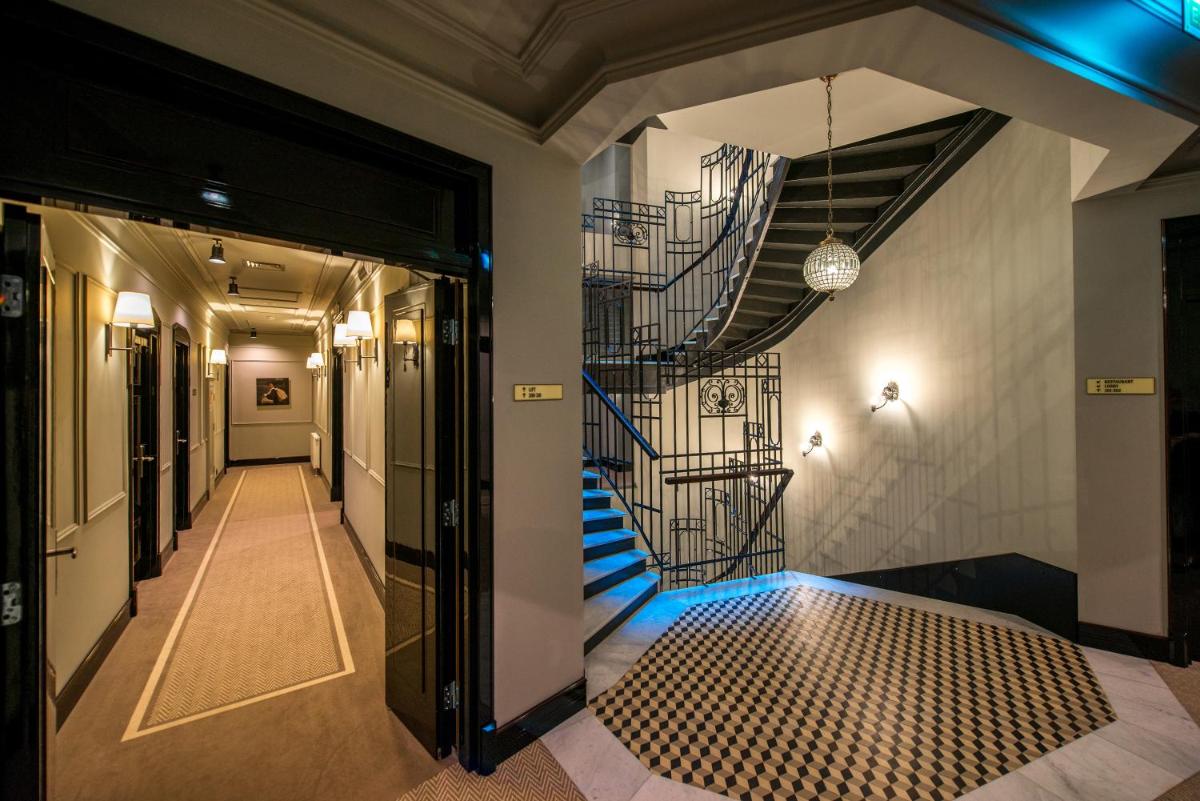 Astoria Hotel