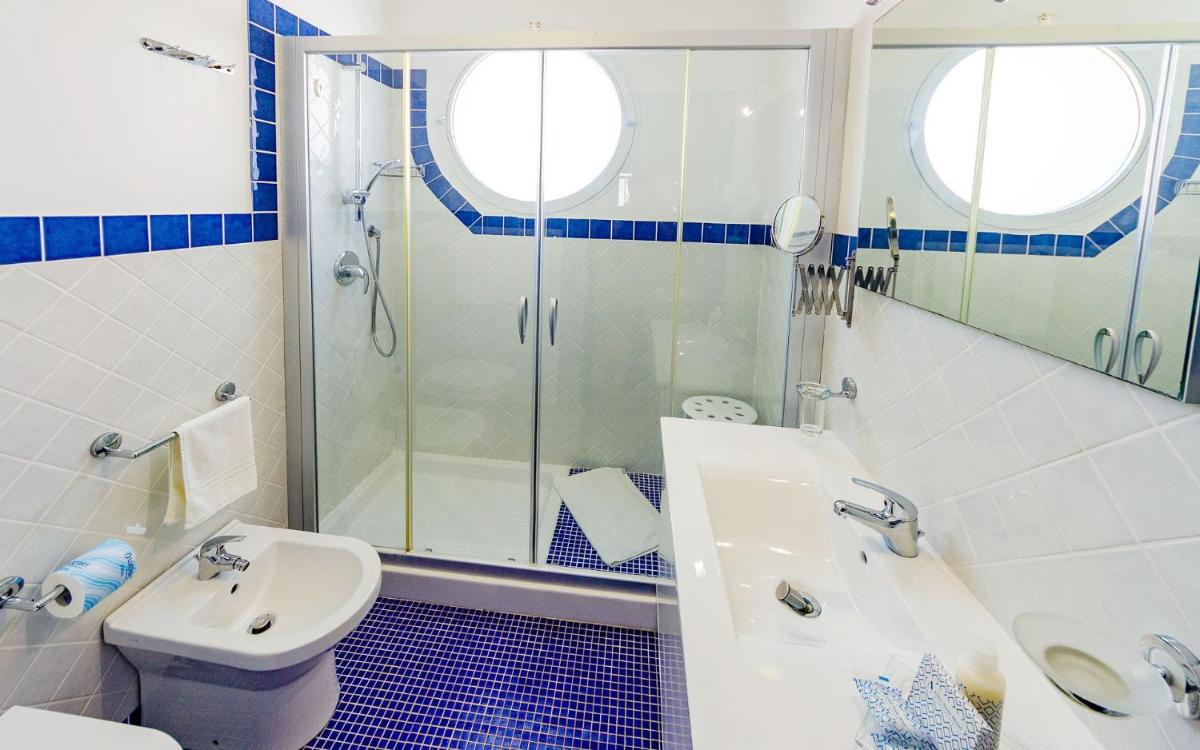 Astro Suite Hotel