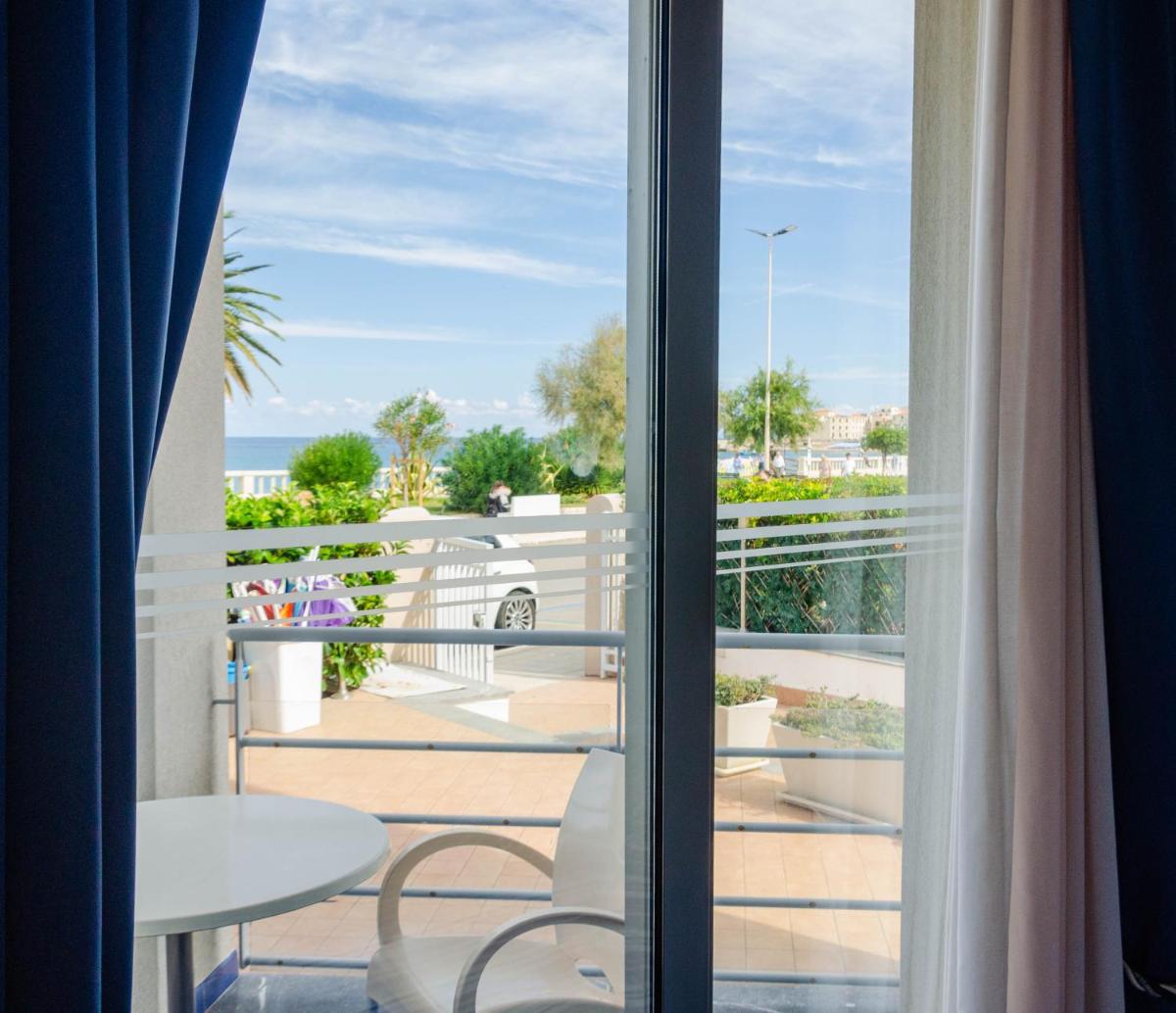 Astro Suite Hotel