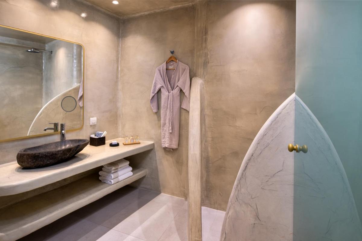 Athina Luxury Suites