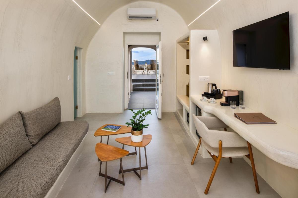 Athina Luxury Suites