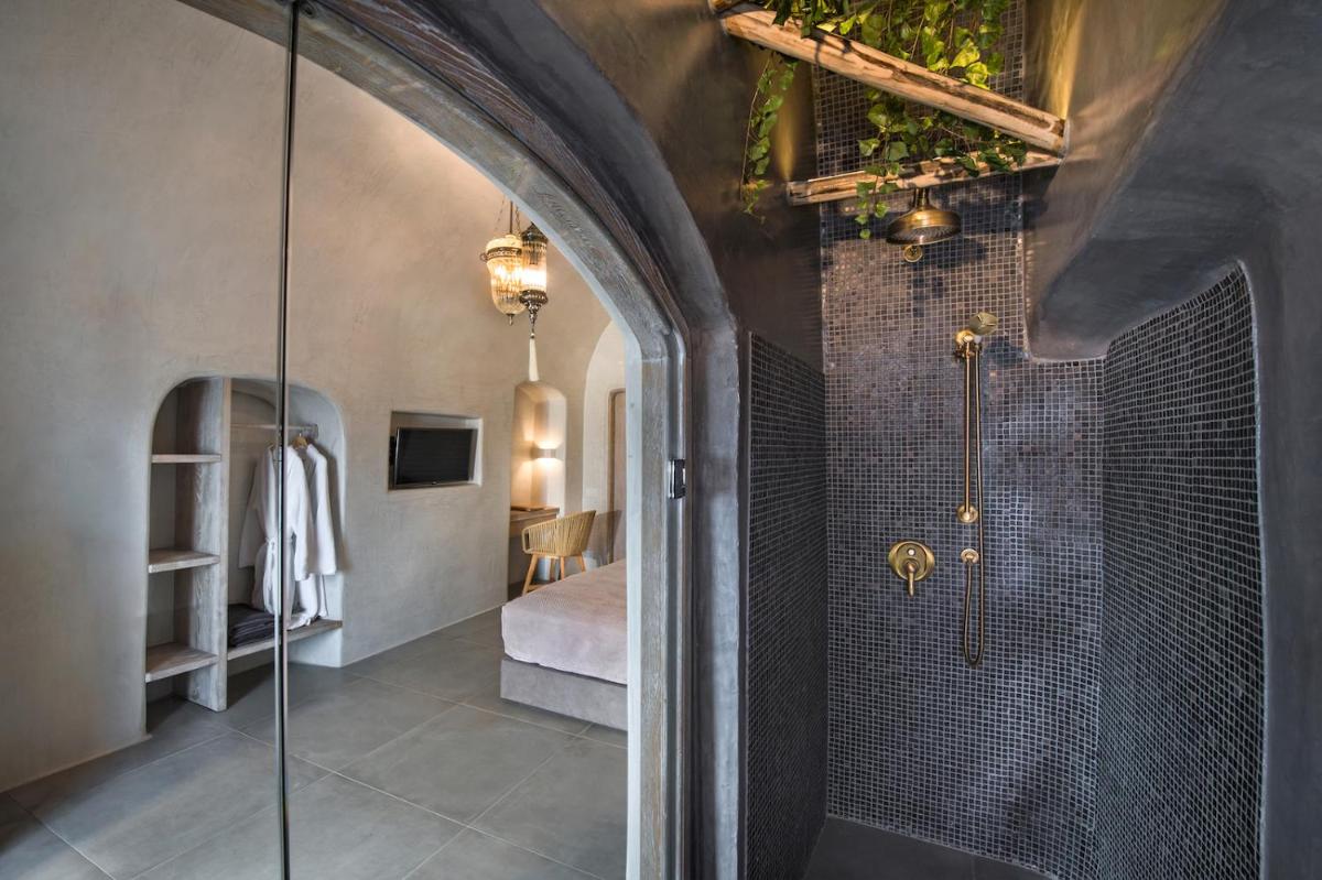Athina Luxury Suites
