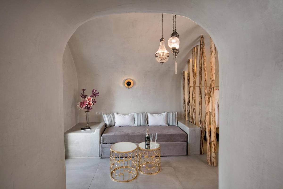 Athina Luxury Suites