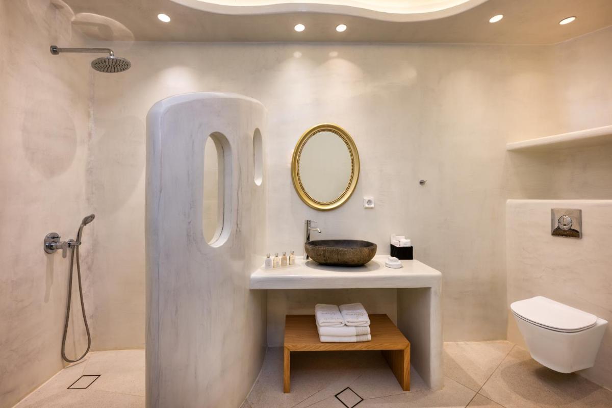 Athina Luxury Suites