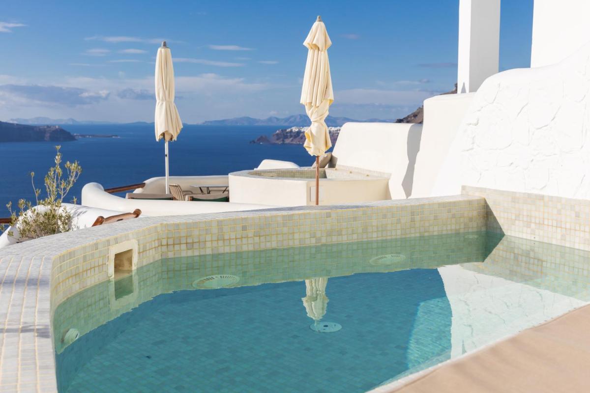 Athina Luxury Suites