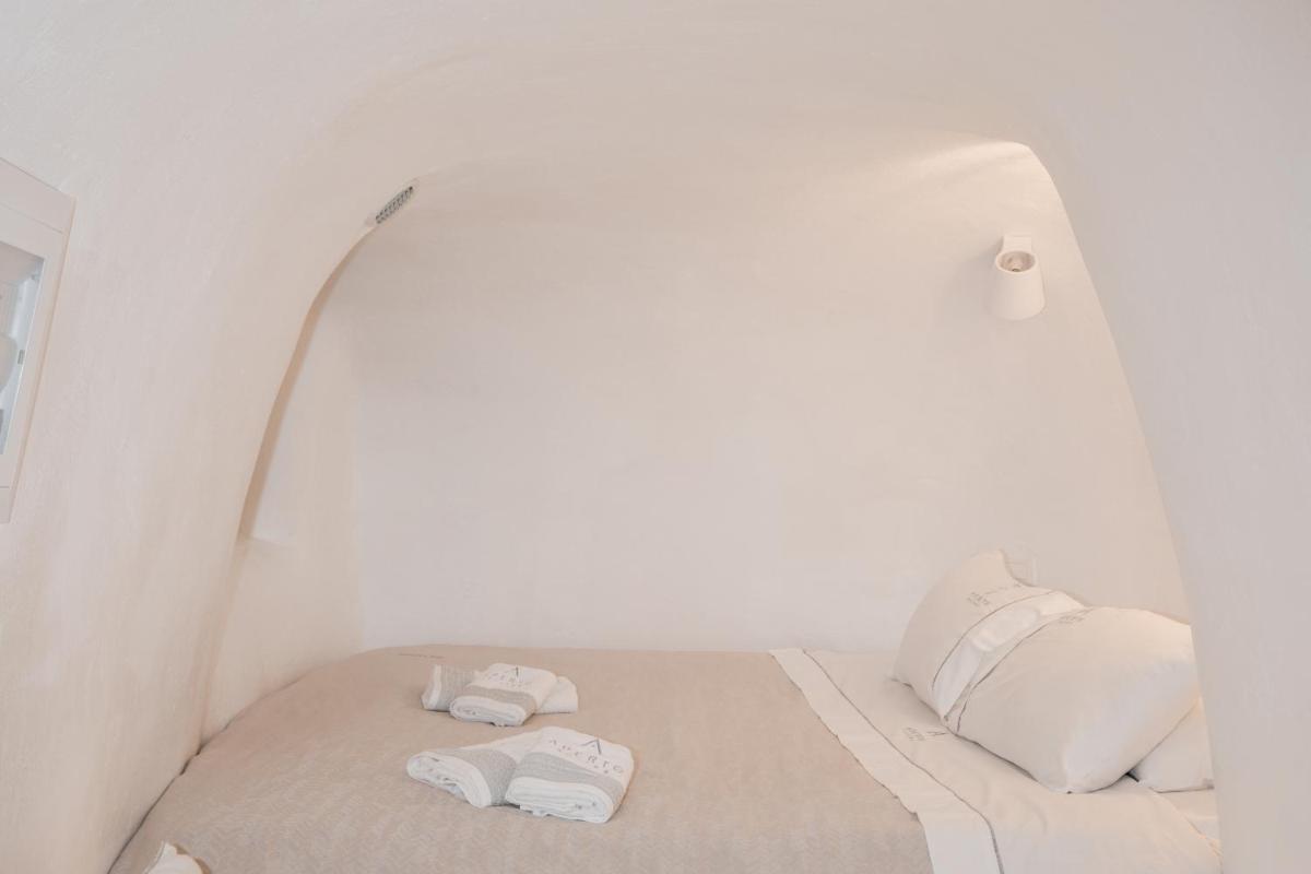 Athina Luxury Suites