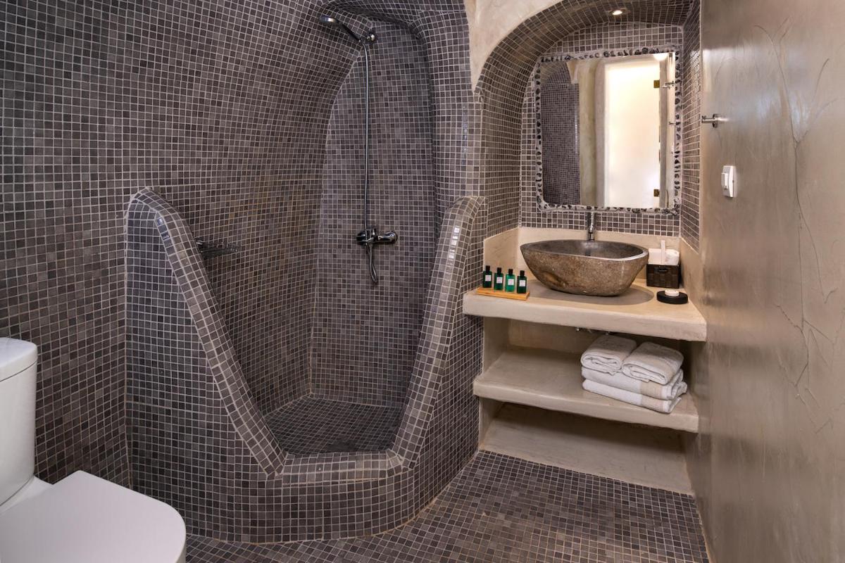 Athina Luxury Suites