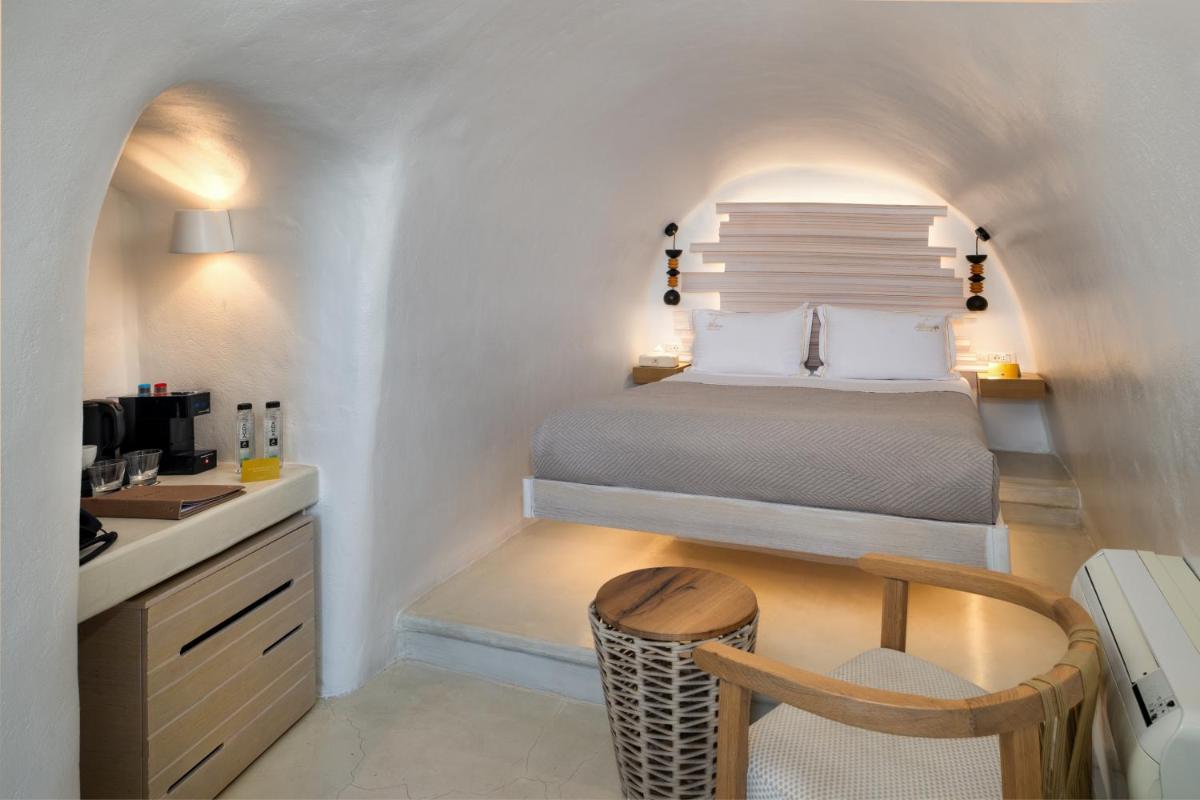 Athina Luxury Suites