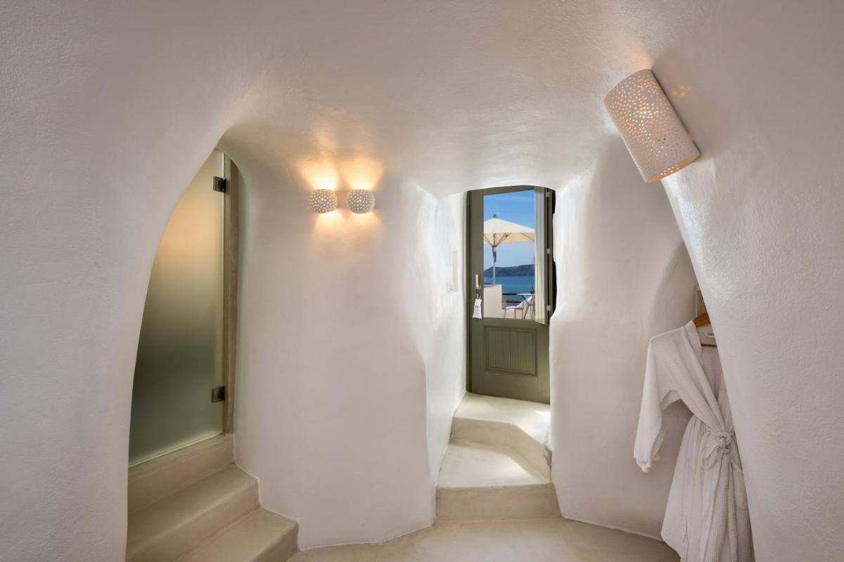 Athina Luxury Suites