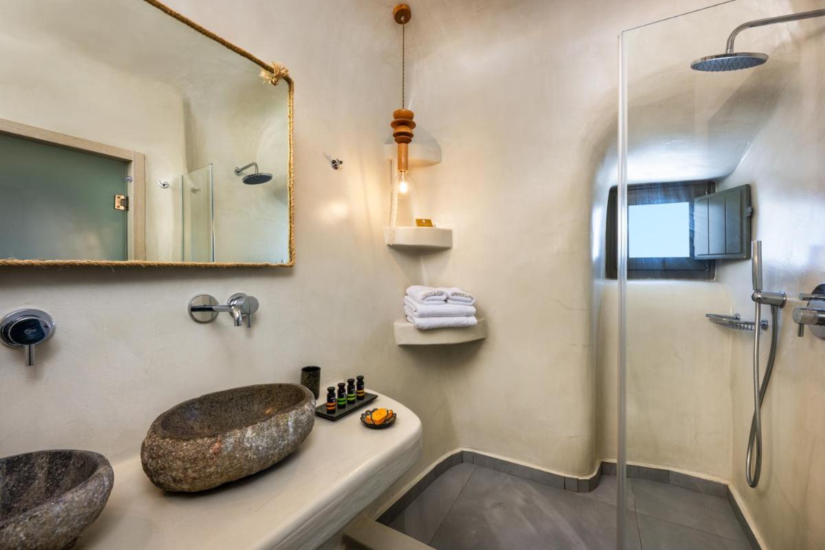 Athina Luxury Suites