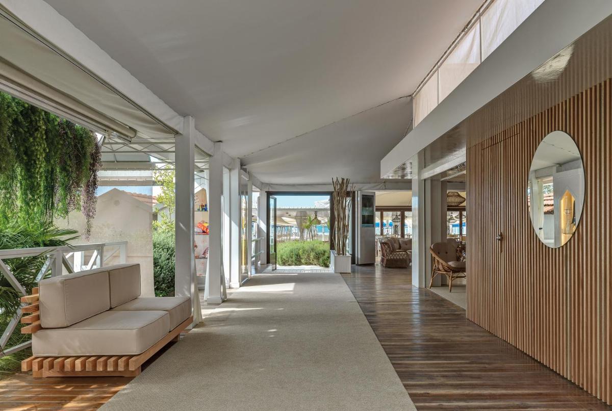 Augustus Hotel & Resort