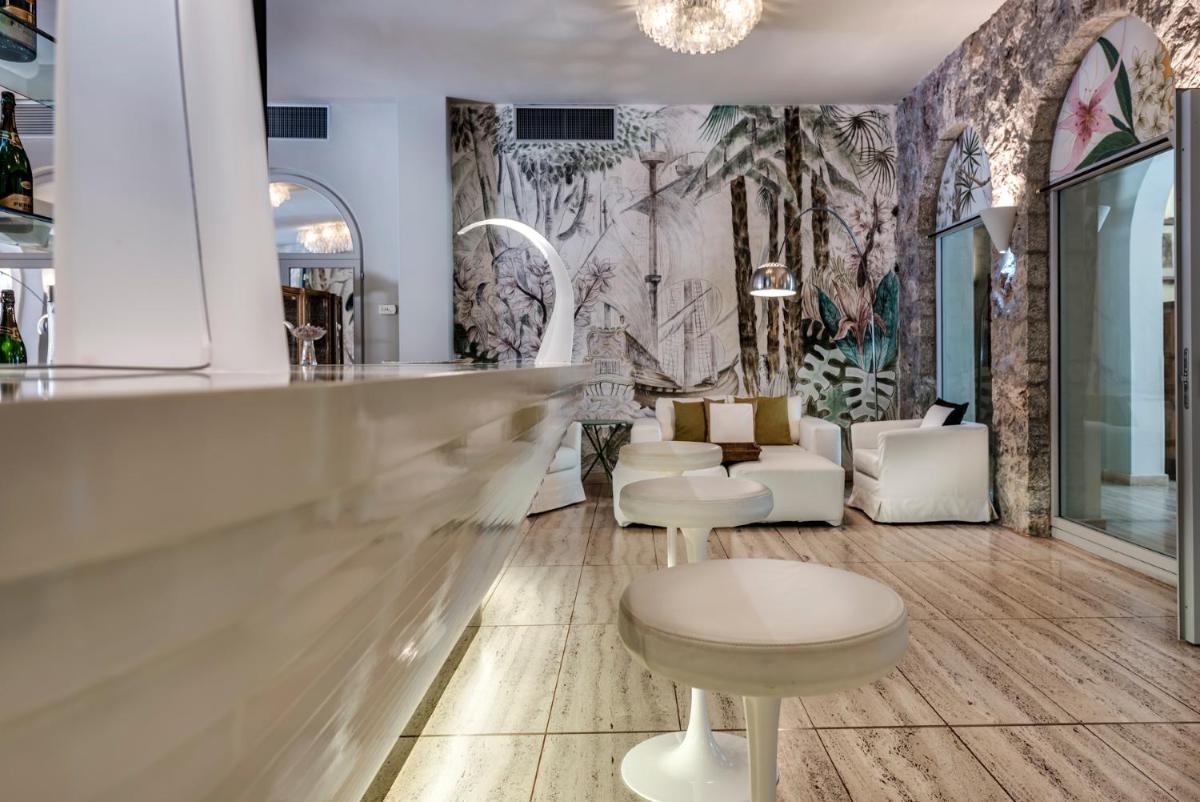 Augustus Hotel & Resort