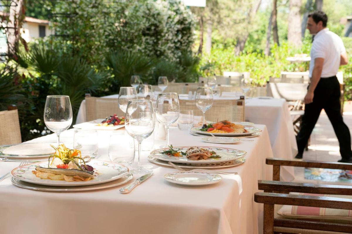 Augustus Hotel & Resort